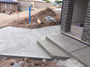 concrete-driveway-with-steps